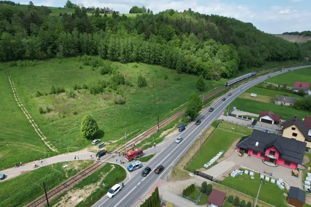 Wypadek na niestrzeżonym przejeździe kolejowym