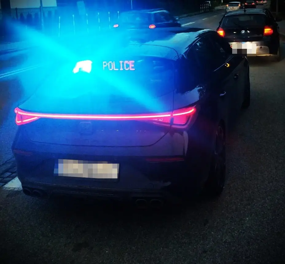 Nocna akcja policji w Nowym Sączu. Dziesiątki wykroczeń i zatrzymane prawa jazdy