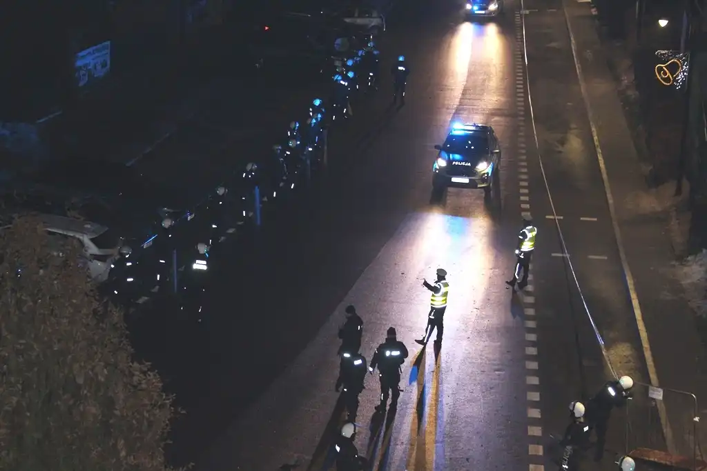 Policjanci dbali o bezpieczeństwo podczas turnieju hokejowego w Krynicy-Zdroju