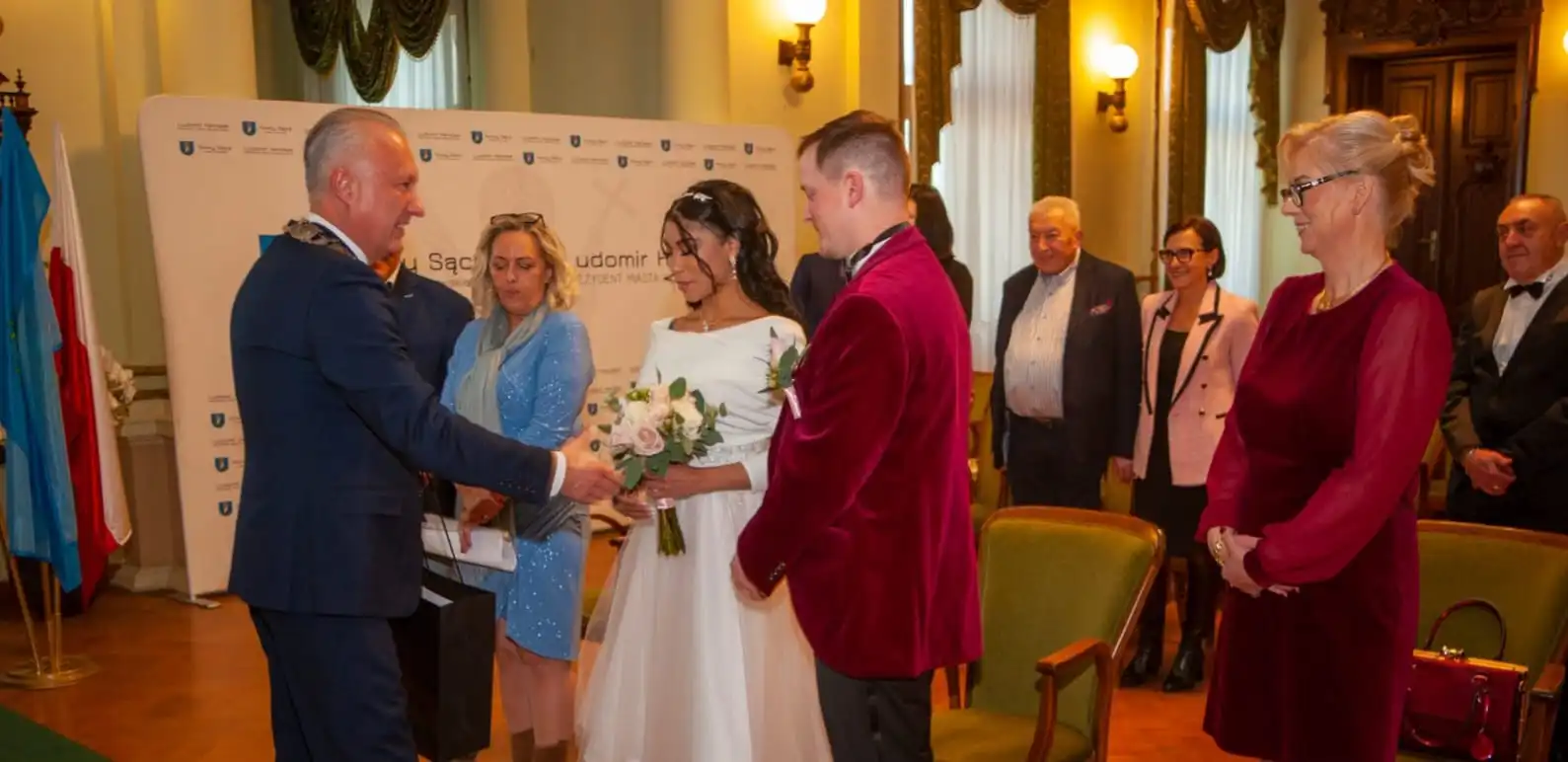 Nowy Sącz połączył kontynenty. Wyjątkowy ślub w ratuszu