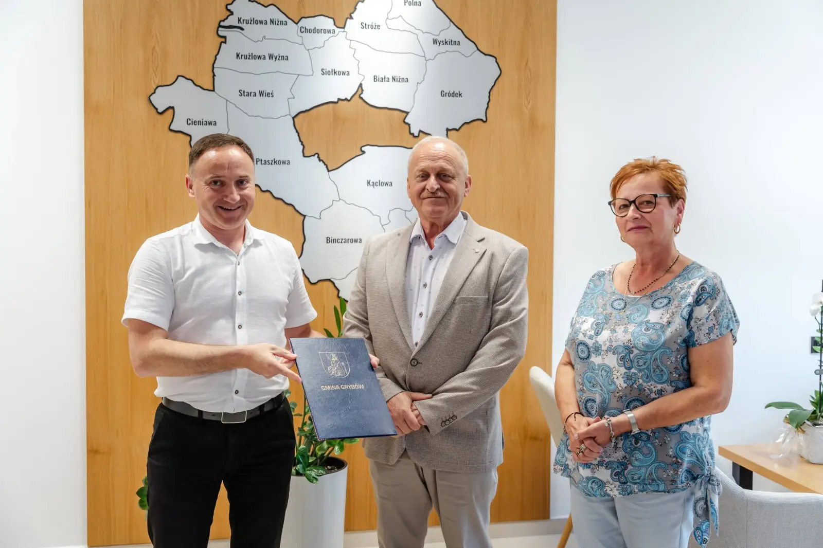 Ponad milion złotych na drogi w gminie Grybów. Podpisano ważną umowę