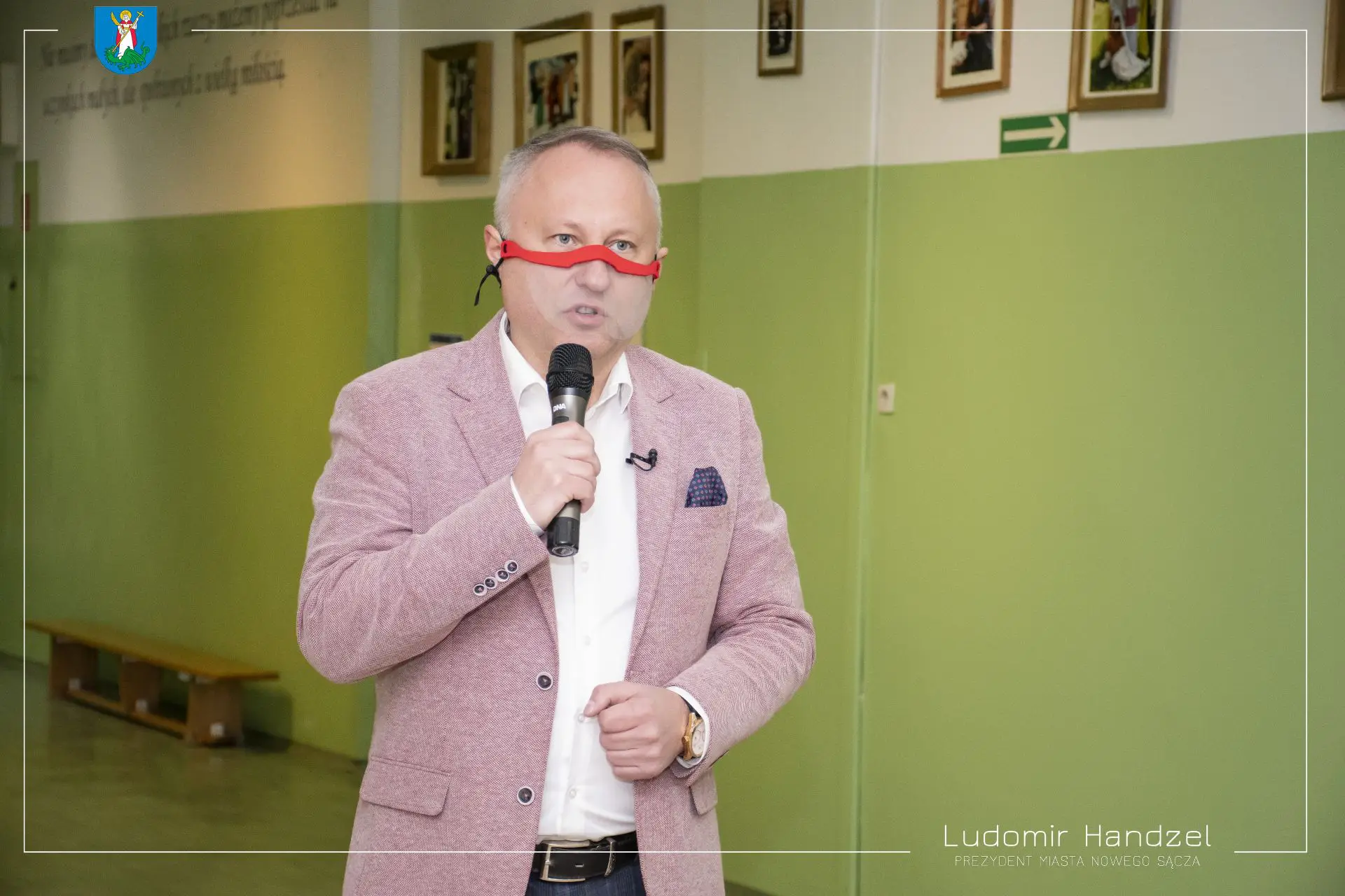 Nowy Sącz: W IV LO Sportowym odsłonięto tablicę upamiętniającą postać Kazimierza Pierackiego