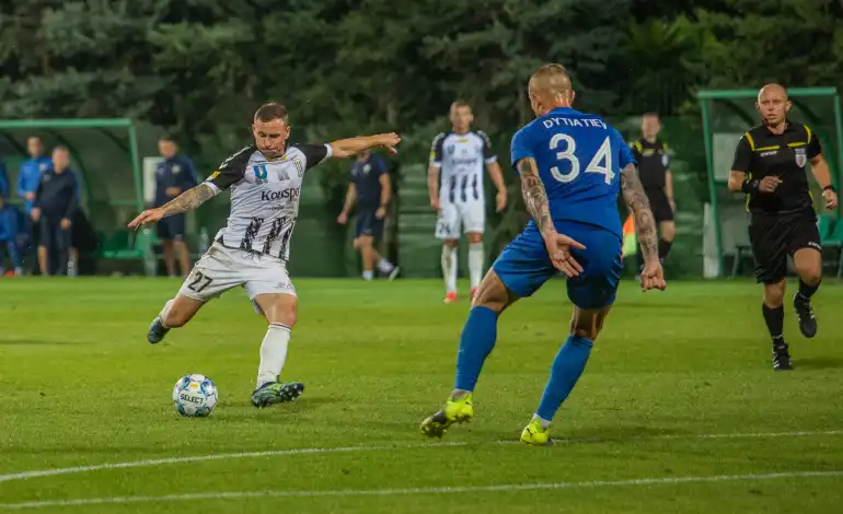 Zwycięski mecz z Puszczą. Drużyna Sandecji wraca z Niepołomic z kompletem punktów
