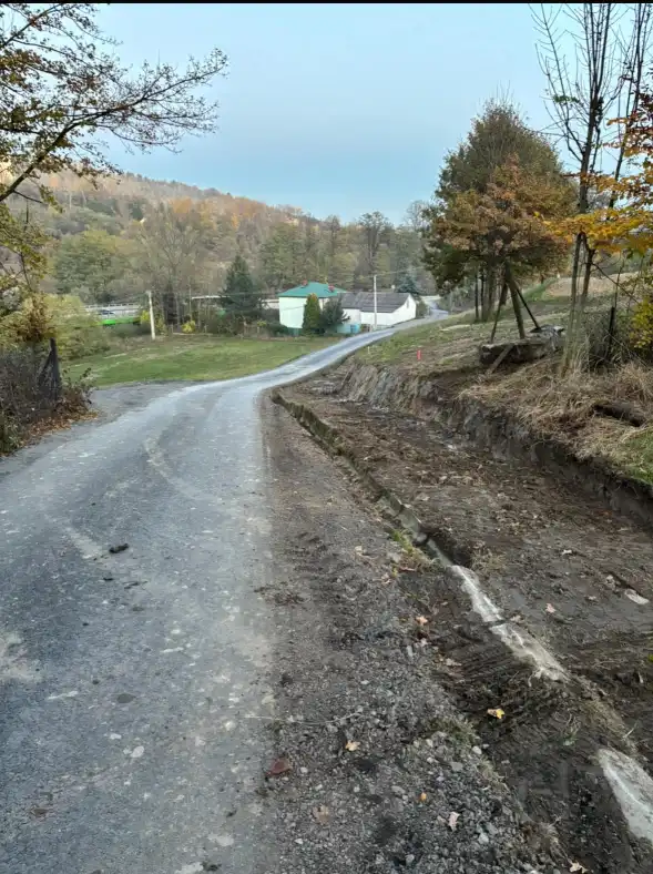Kolejna inwestycje w gminie Chełmiec. Droga Klęczany – Wola Marcinkowska poszerzona