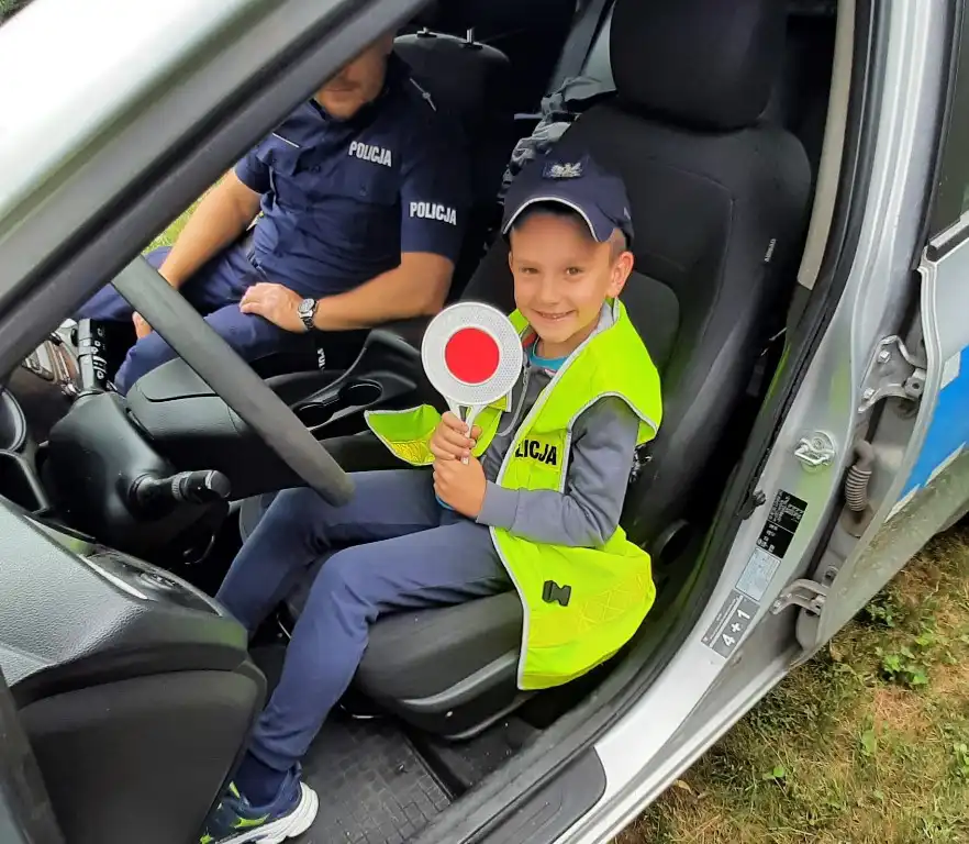 Inauguracja "Bezpiecznych Wakacji 2022" z sądeckimi policjantami