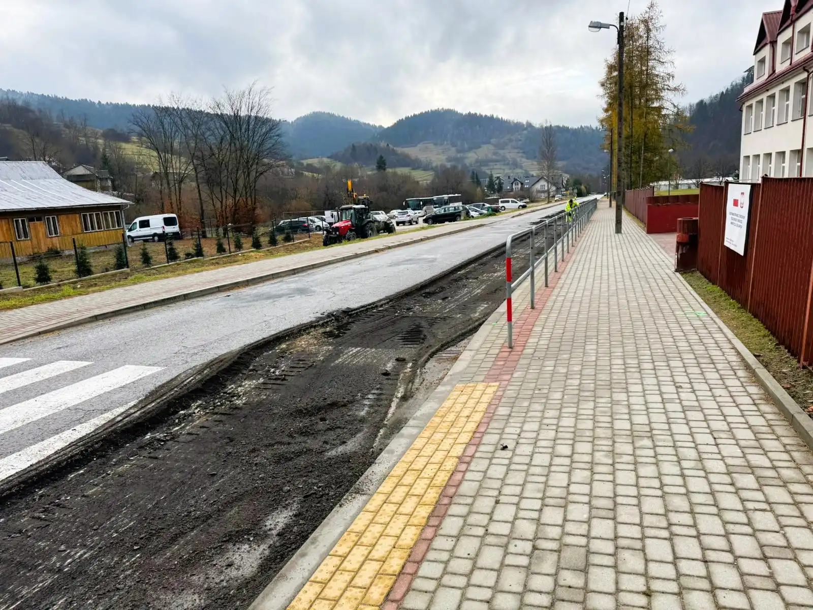 Umowa podpisana, prace rozpoczęte. Modernizacja drogi powiatowej w toku