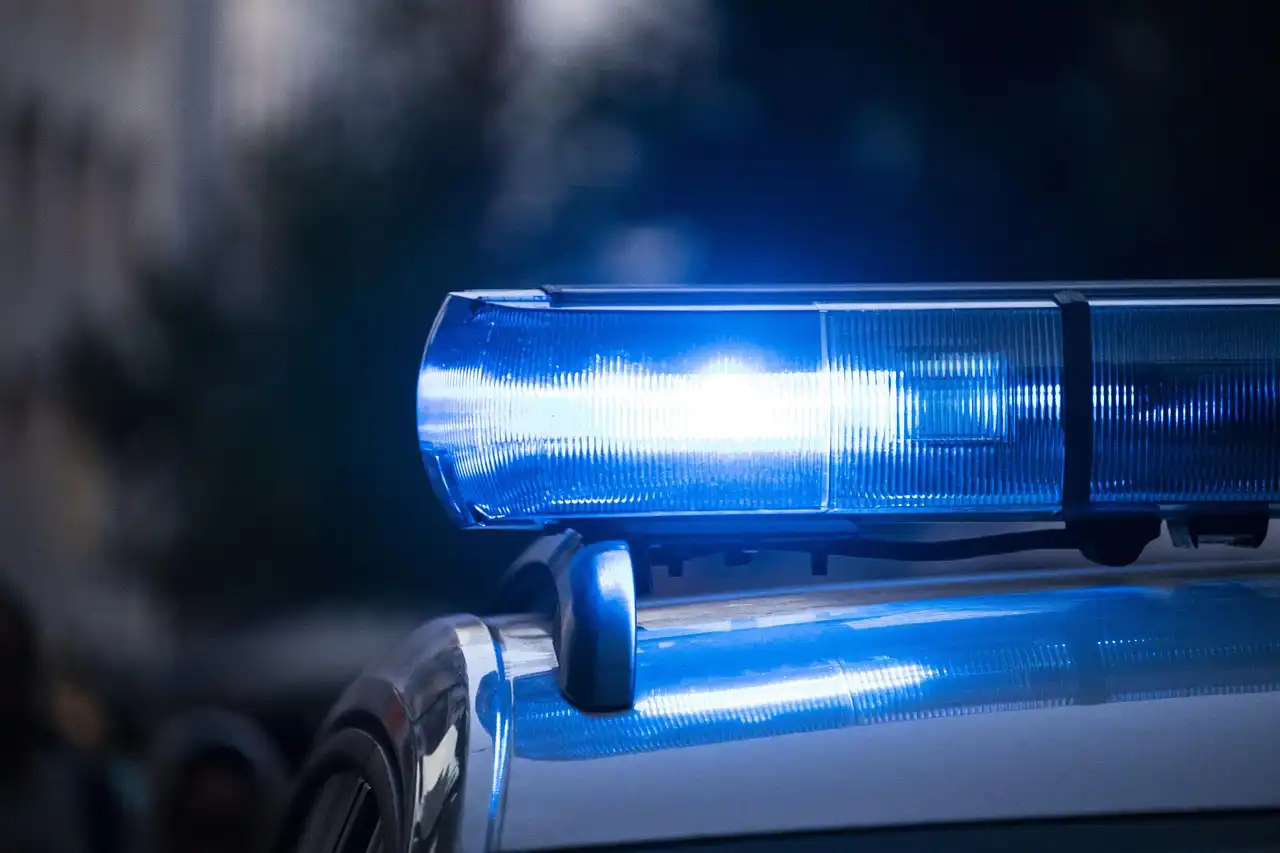 Dwie osoby nie żyją. Policja i prokuratura wyjaśniają okoliczności zdarzeń w Myślenicach