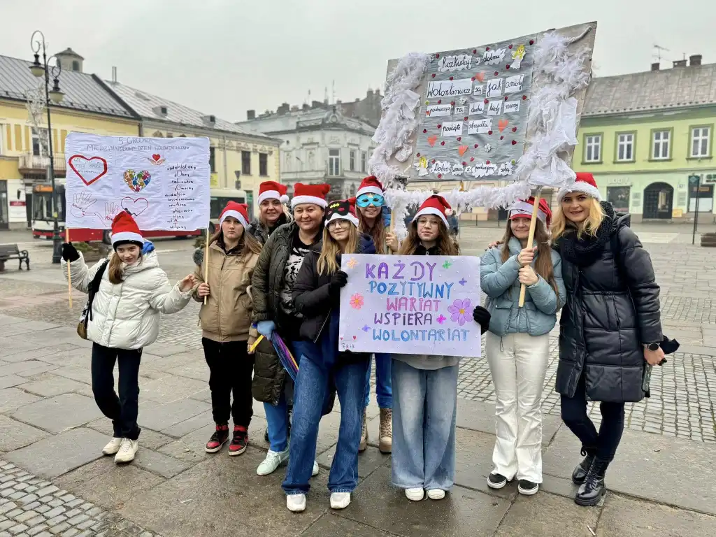 Międzynarodowy Dzień Wolontariusza po Sądecku. Święto serc pełnych dobra