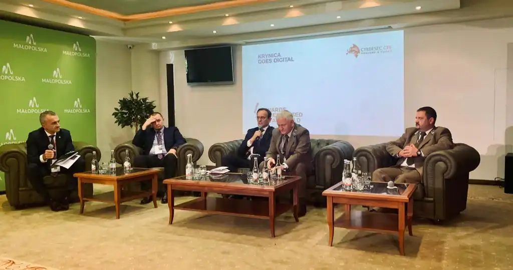 Wiceminister Siarka uczestniczył w konferencji CYBERSEC FORUM 2021