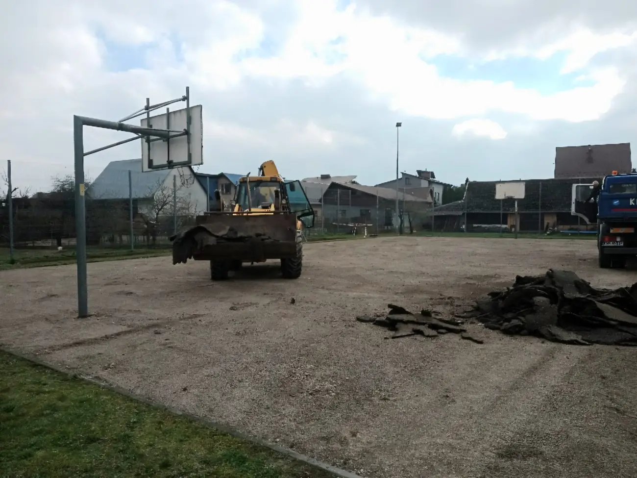 Boiska, szatnie i oświetlenie. Orlik w Podegrodziu przejdzie gruntowną modernizację