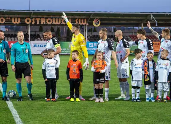 Sandecja górą w hicie kolejki. Zwycięstwo w Ostrowcu na wagę lidera
