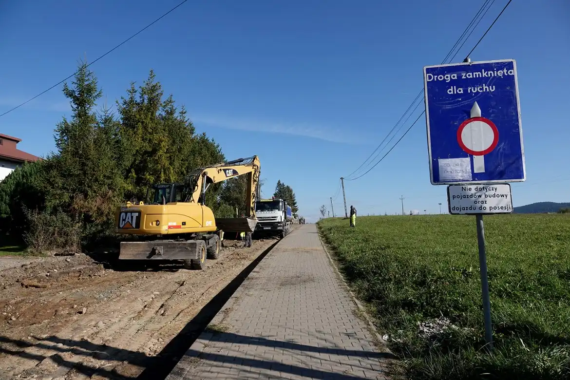Trwają prace przy remoncie drogi powiatowej Nowy Sącz - Cieniawa