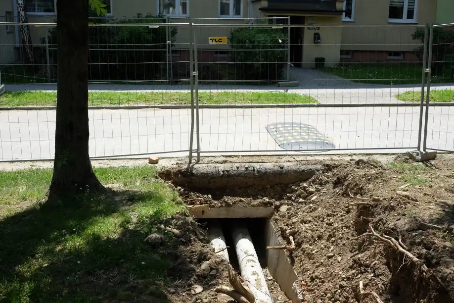 Nowy Sącz: trwa wymiana sieci ciepłowniczej na os. Wojska Polskiego