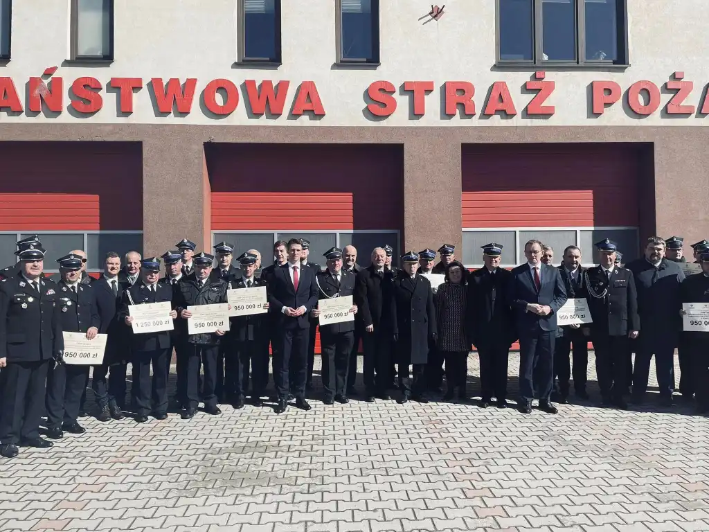 Jednostki OSP z powiatów nowotarskiego, limanowskiego i tatrzańskiego z dofinansowaniem na zakup pojazdów ratowniczo-gaśniczych