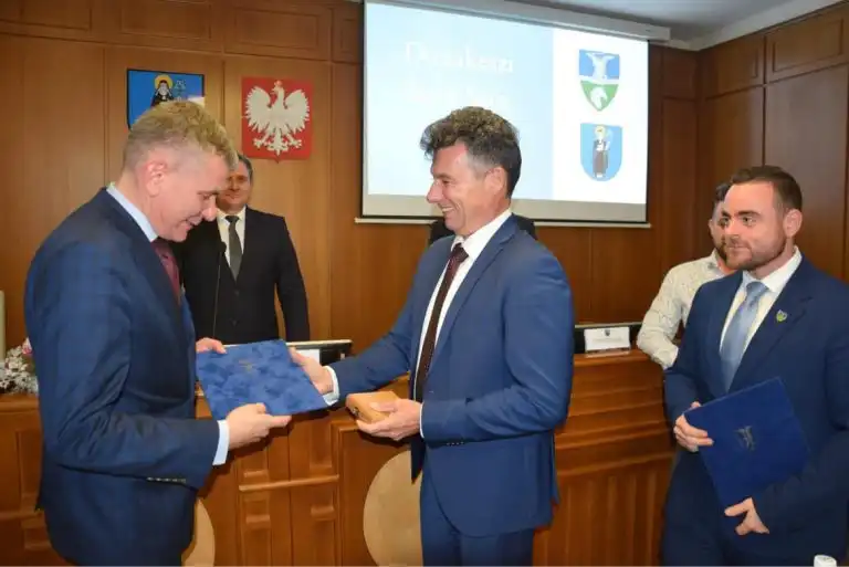 Burmistrz Jacek Lelek z Medalem za zasługi dla miasta Dunakeszi