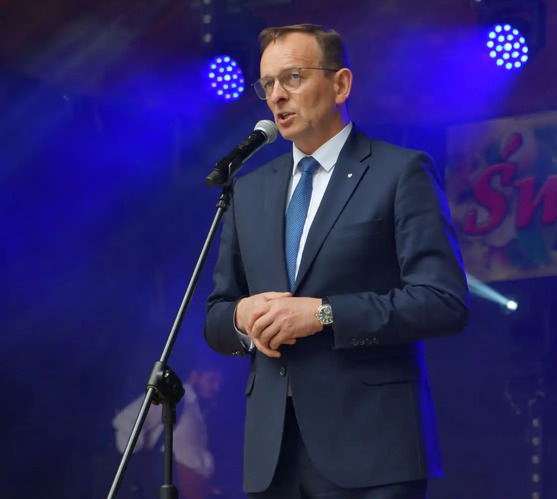 Obchody Święta Kwitnącej Jabłoni w Łącku. W Amfiteatrze na Jeżowej zebrały się tłumy gości