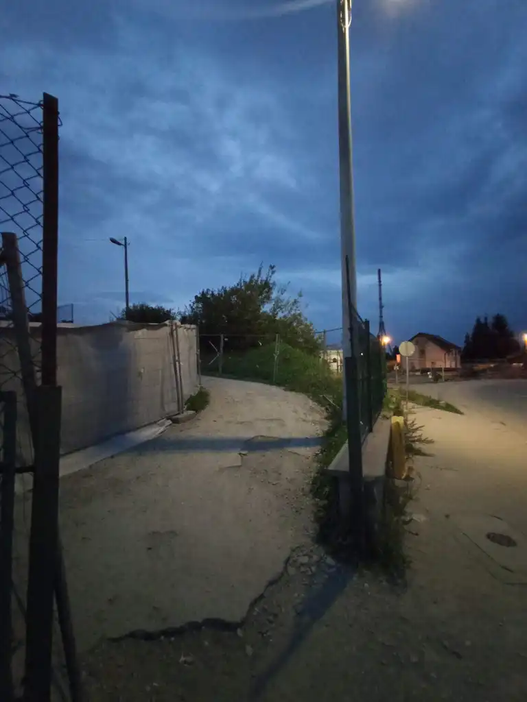 Nowe oświetlenie na ul. Kolejowej. Sukces mieszkańców i radnego Rogóża