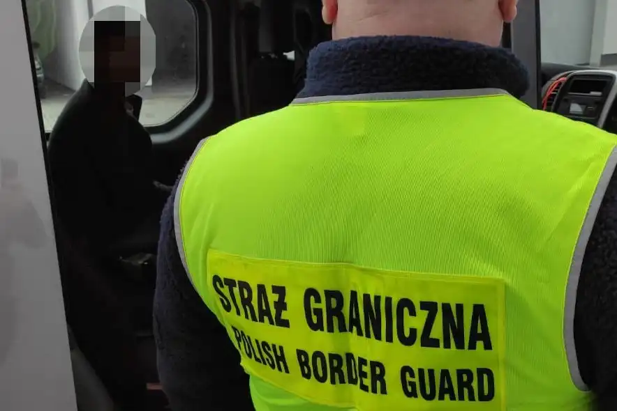 Nie mieli dokumentów umożliwiających legalny pobyt w Polsce. Dwoje cudzoziemców zatrzymanych w Nowym Sączu