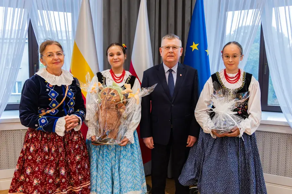 Wicemarszałek spotkał się z przedstawicielami regionu. Rozmawiali o inwestycjach, sporcie i tradycji