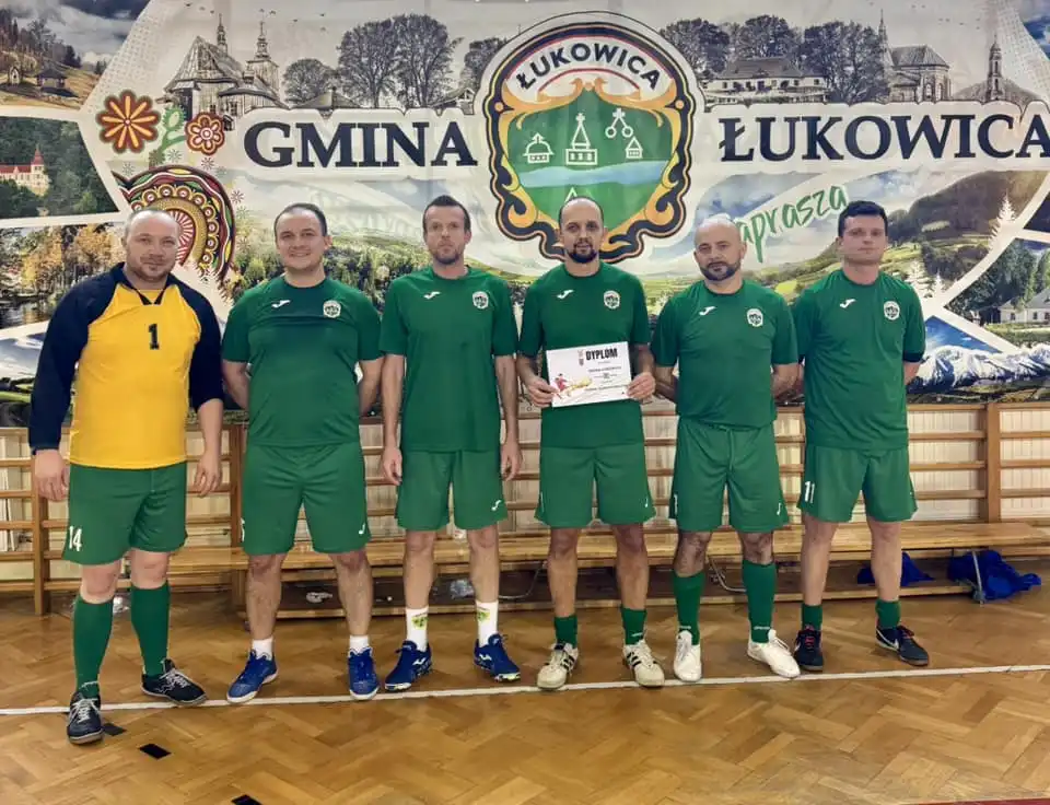 Czarne Mamby triumfują w turnieju futsalu dzikich drużyn