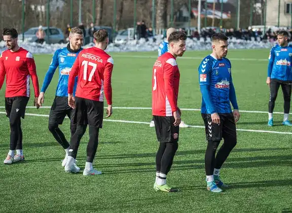 Zamiast emocji sportowych, brutalny atak. Kontrowersje wokół sparingu Sandecji