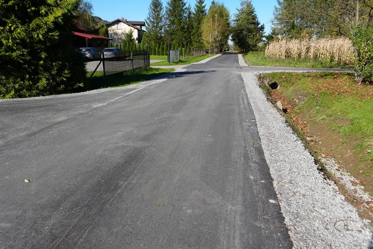 Zakończono modernizację drogi Ropica Górna - Obwodnica