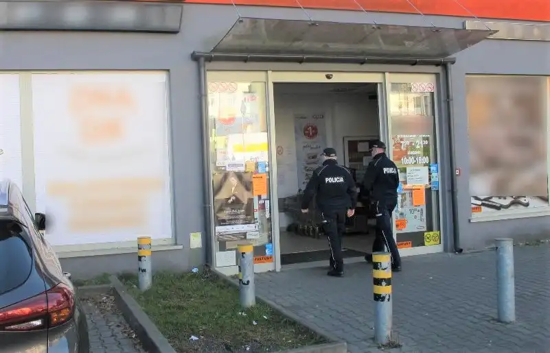 Nie wszyscy przestrzegają obostrzeń związanych z covid 19. Sądeccy policjanci prowadzą wzmożone kontrole