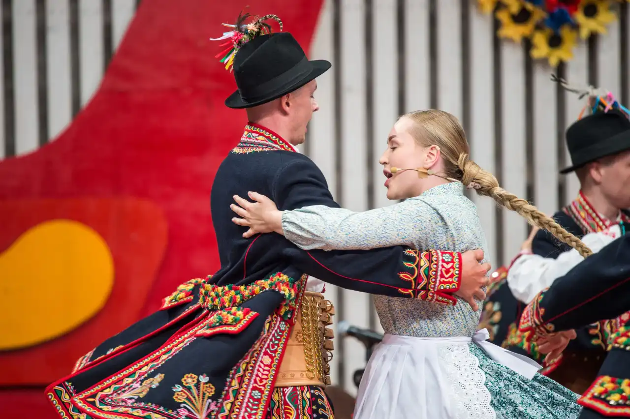 Folklor z Gminy Łososina Dolna błyszczał w Żywcu