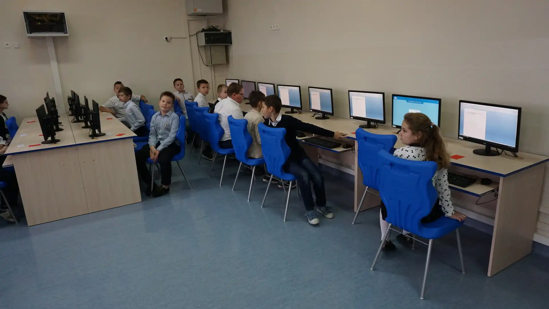 Dzieci ze Szkoły Podstawowej w Wielogłowach mają nową pracownię komputerową