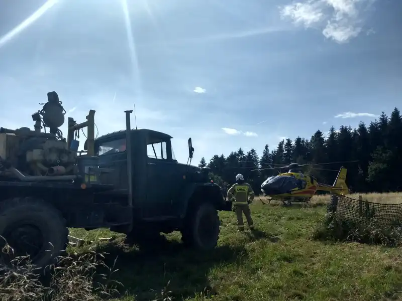 Wypadek przy wierceniu studni głębinowej w Grybowie. W akcji śmigłowiec LPR