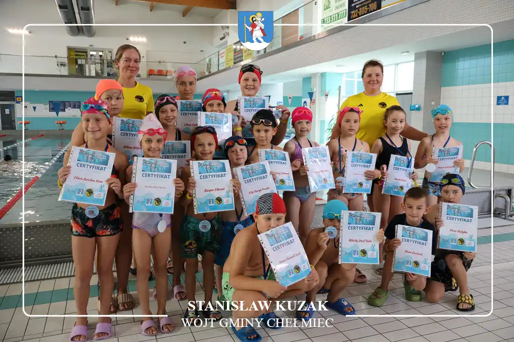 Mali pływacy z Gminy Chełmiec zakończyli projekt „Już pływam 2025”