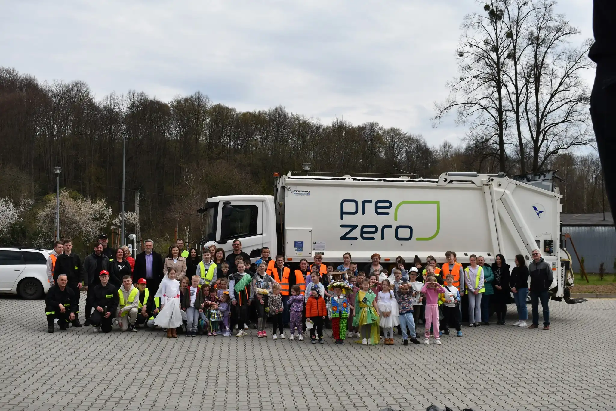 Ekologiczna mobilizacja w Biesnej. Wspólne sprzątanie i dobra zabawa