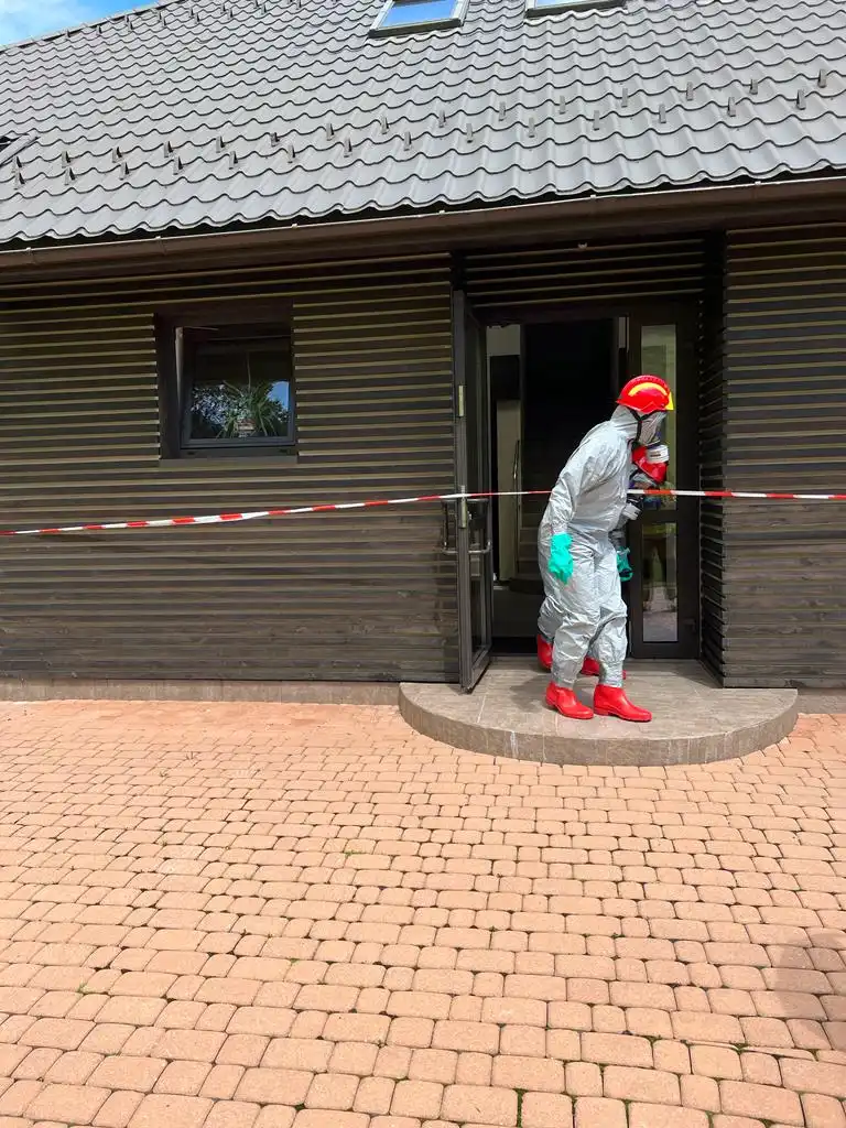 Krynica-Zdroj: w jednym z hoteli rozlano płyn o drażniącym zapachu. Dwójka dzieci trafiła do szpitala