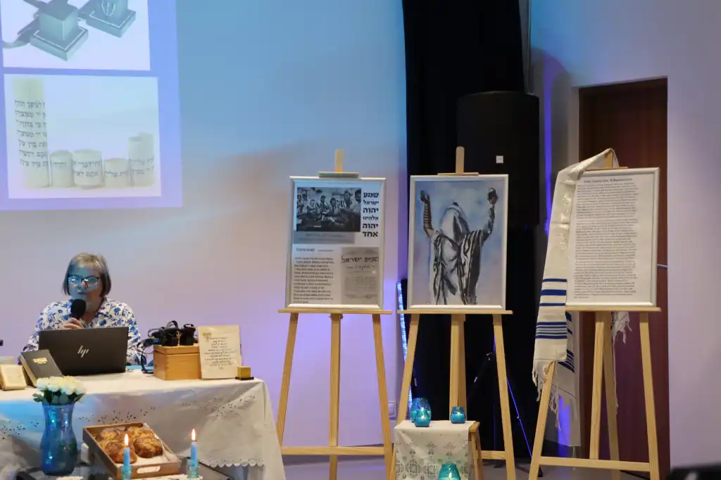Modlitwa i tradycje judaizmu w Mszanie Dolnej. Kolejne spotkanie projektu „Autostopem przez świat judaizmu”
