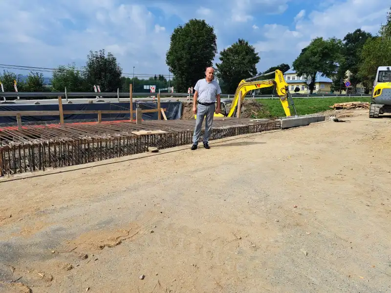 Trwa budowa nowego mostu nad rzeką Brzeźnianka