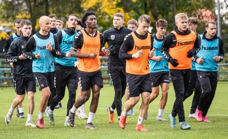 Dziewięciu zawodników Klubu Sandecji na liście transferowej