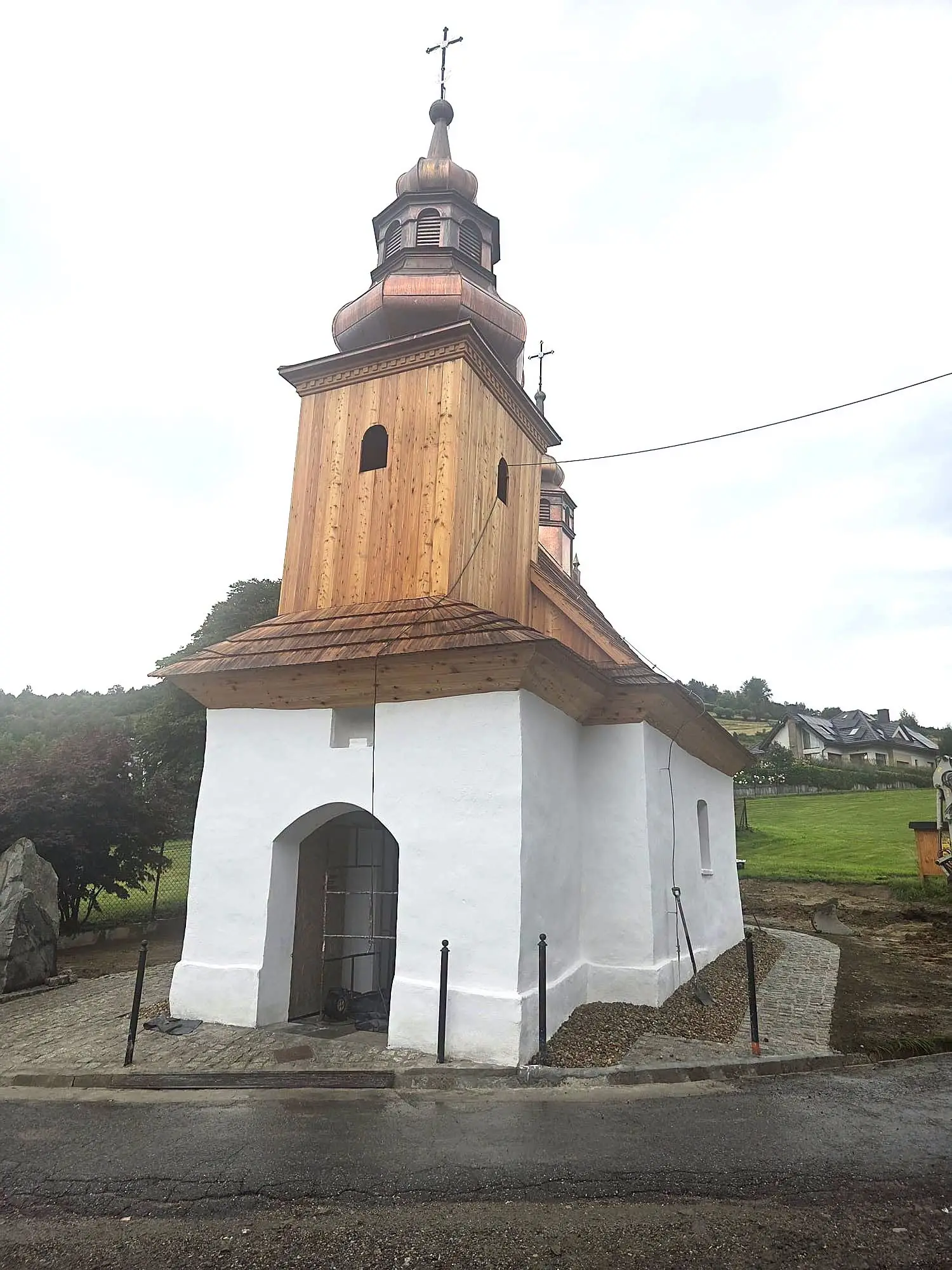 Cenny zabytek w gminie Mszana Dolna odzyskuje historyczny wygląd