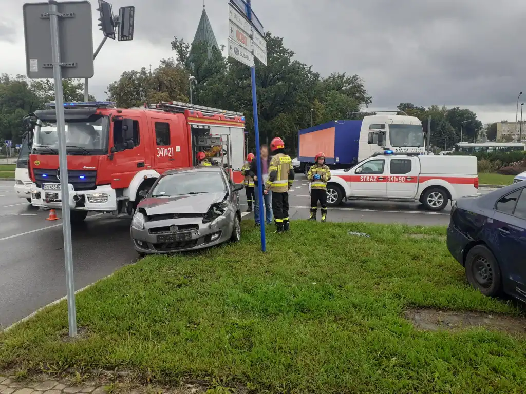 Nowy Sącz: Kraksa na Alejach Piłsudskiego
