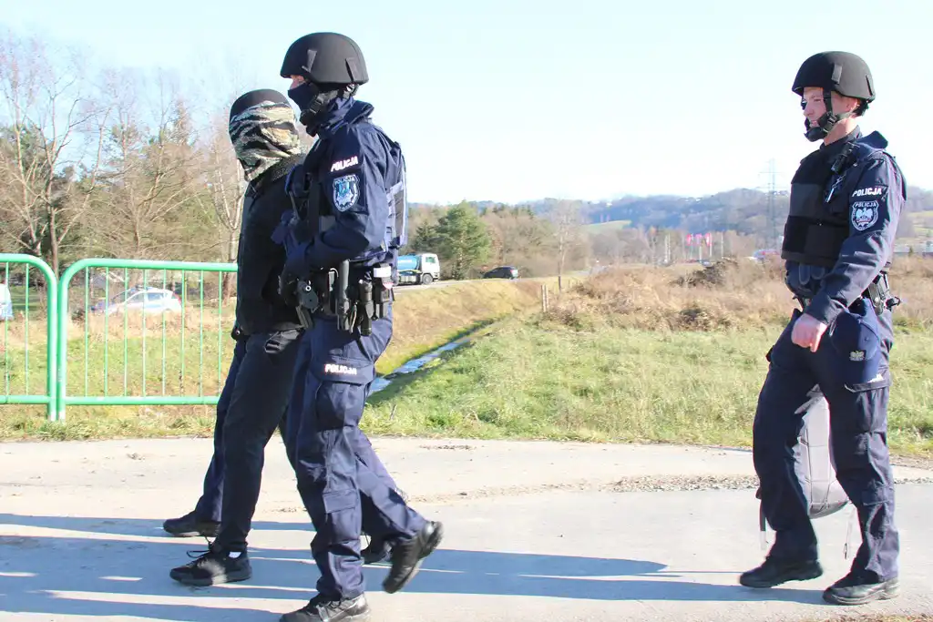 Sądeccy policjanci uczestniczyli w ćwiczeniach pod kryptonimem „Granica 2021”