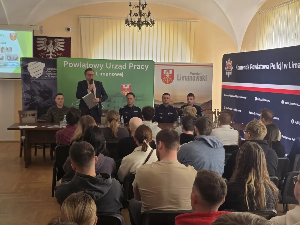 Rekrutacja do Policji bez tajemnic. Spotkanie w limanowskim urzędzie pracy