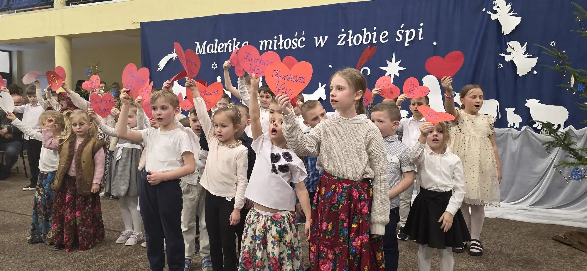 Wzruszające święto seniorów w Szkole Podstawowej w Gaboniu
