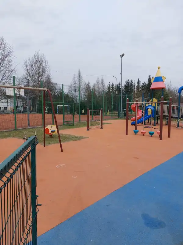 Stary Sącz: Świeżo wyremontowane place zabaw. Czas na zabawę