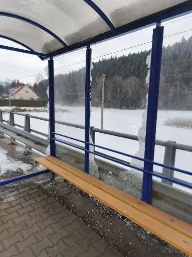 Dewastacje przystanków w gminie Chełmiec. Wójt apeluje o pomoc w ustaleniu sprawców