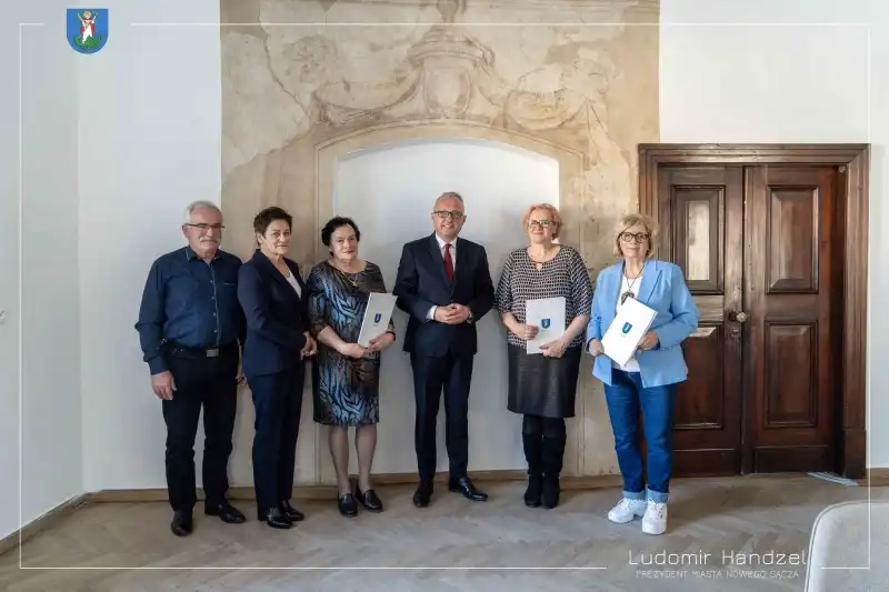 Nowa Rada ds. Polityki Senioralnej już działa. Prezydent Handzel wręczył nominacje