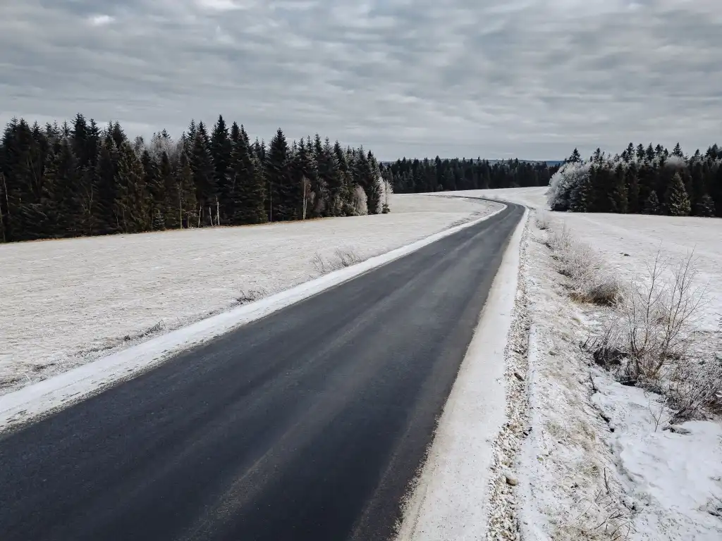 Nowa nawierzchnia na trasie Berest - Czyrna - Mochnaczka Wyżna