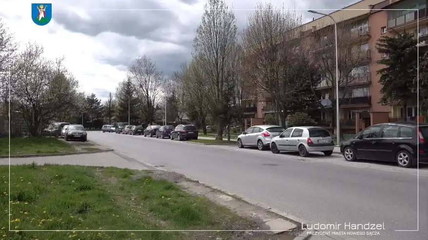 Nowy Sącz: Zakończył się remont chodnika i zatoki postojowej przy ul. Stramki