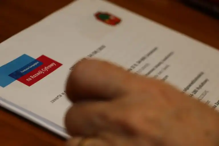 Limanowa stawia na bezpieczeństwo. Podpisano umowę na projekt „Cyberbezpieczne Miasto"