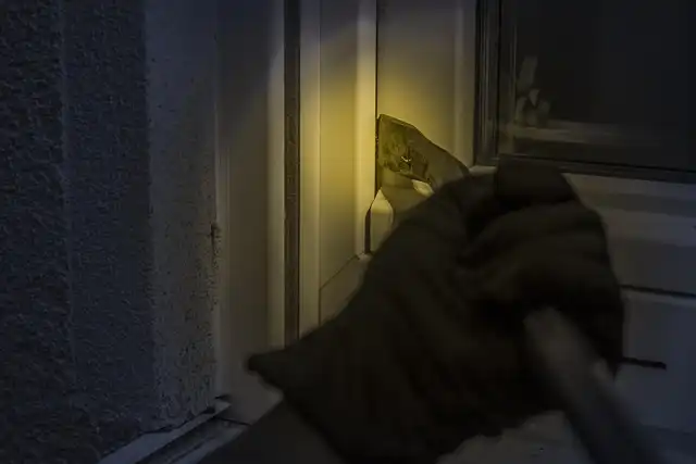 Gorliccy policjanci zatrzymali dwóch włamywaczy. Jeden wpadł z narkotykami!