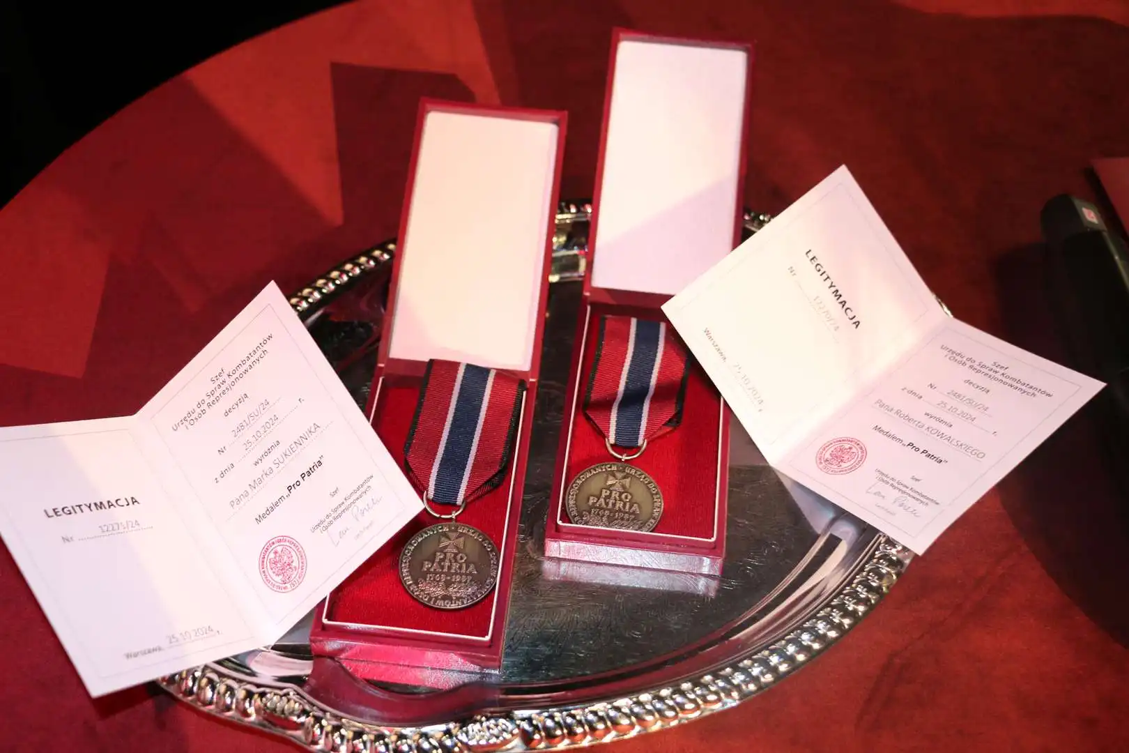 Limanowska sesja z okazji 106-lecia Niepodległości. Medal „Pro Patria” i artystyczne występy