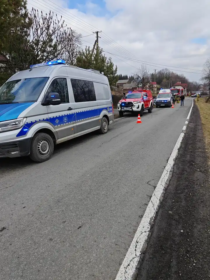 Wypadek w Przenoszy. Jedna osoba trafiła do szpitala